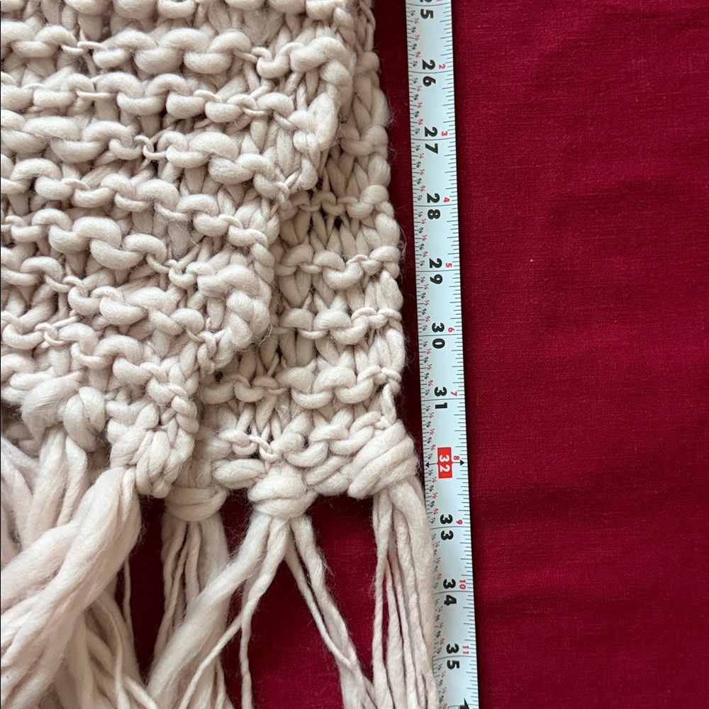 NWT Chunky Blush Knit Fringe Scarf - Picture 7 of 7